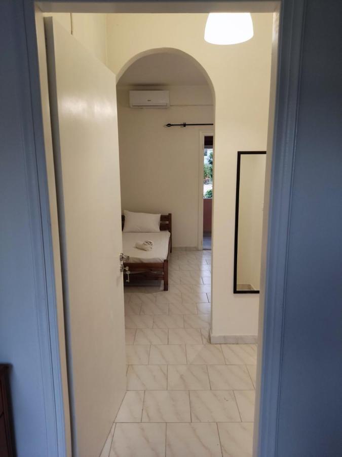 Antigone Apartment *